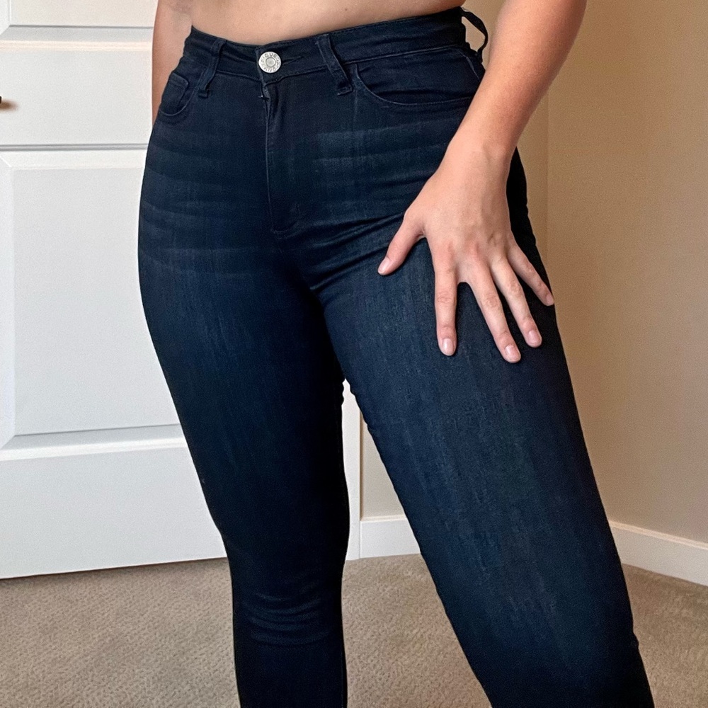 Guess Dark Wash Skinny Jeans